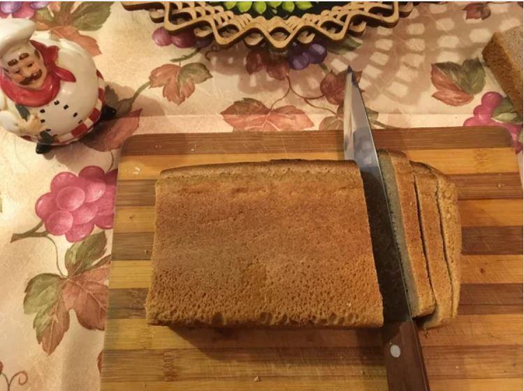 резать хлеб