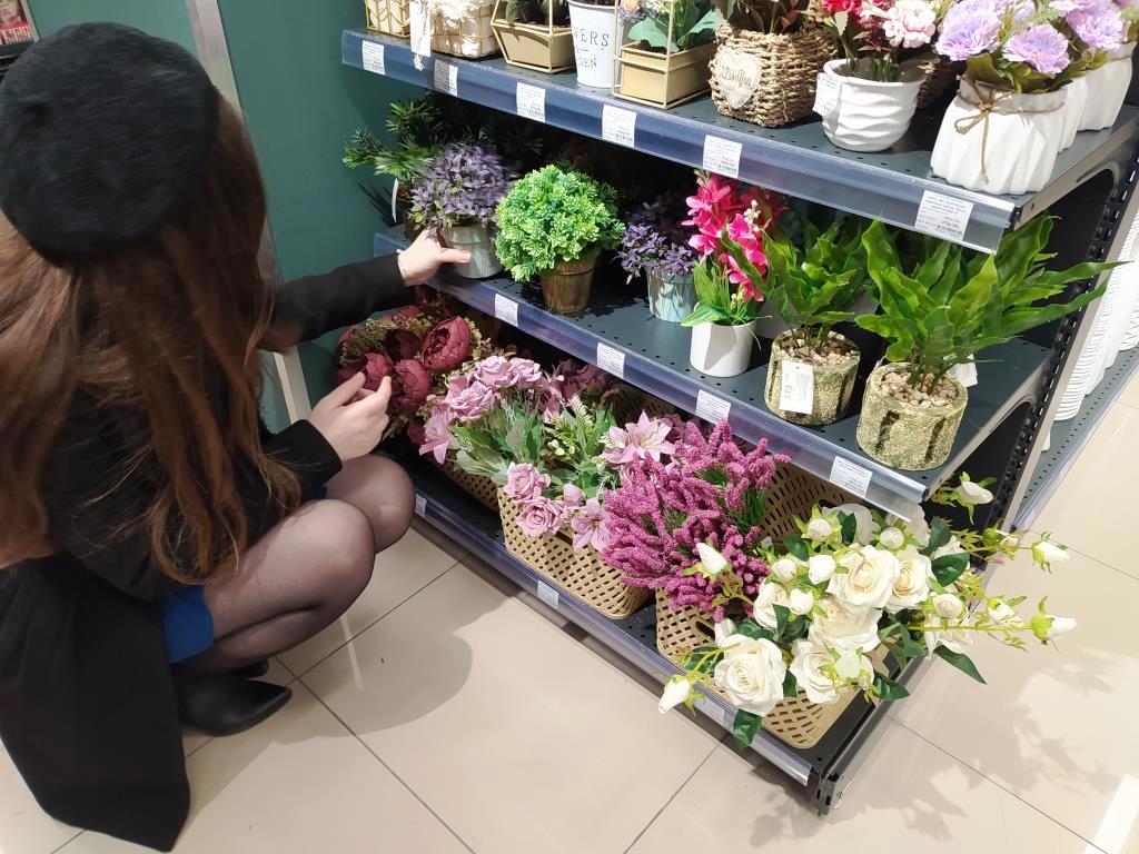 Дарят ли искусственные цветы живым